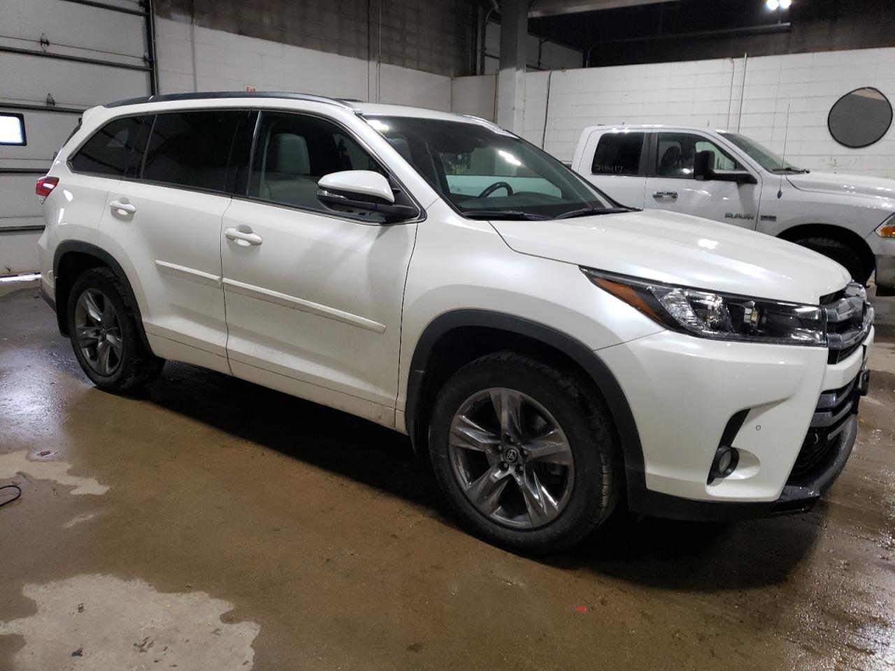 2018 TOYOTA HIGHLANDER - Фото 4