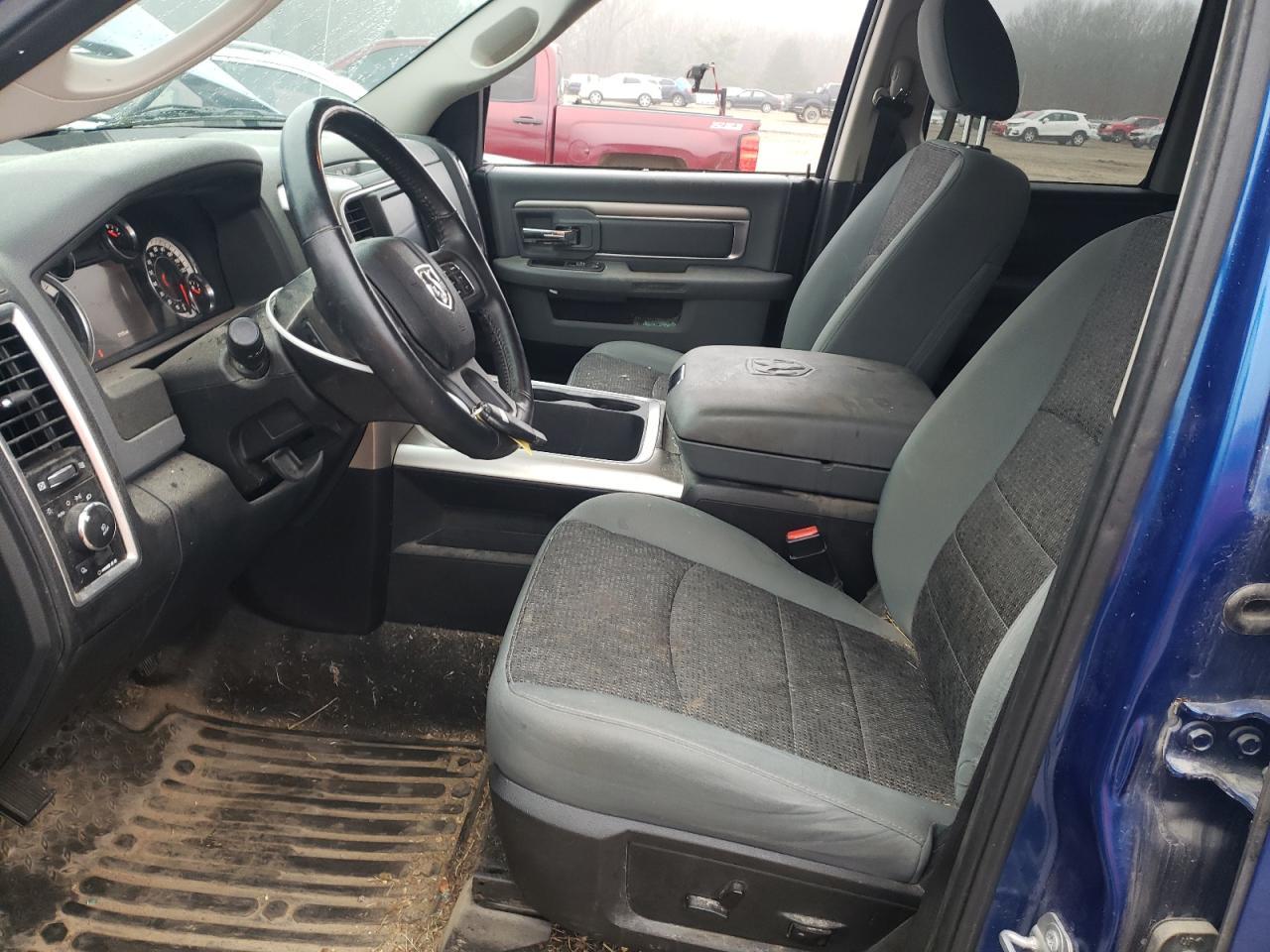 2017 RAM 1500 SLT - Фото 7