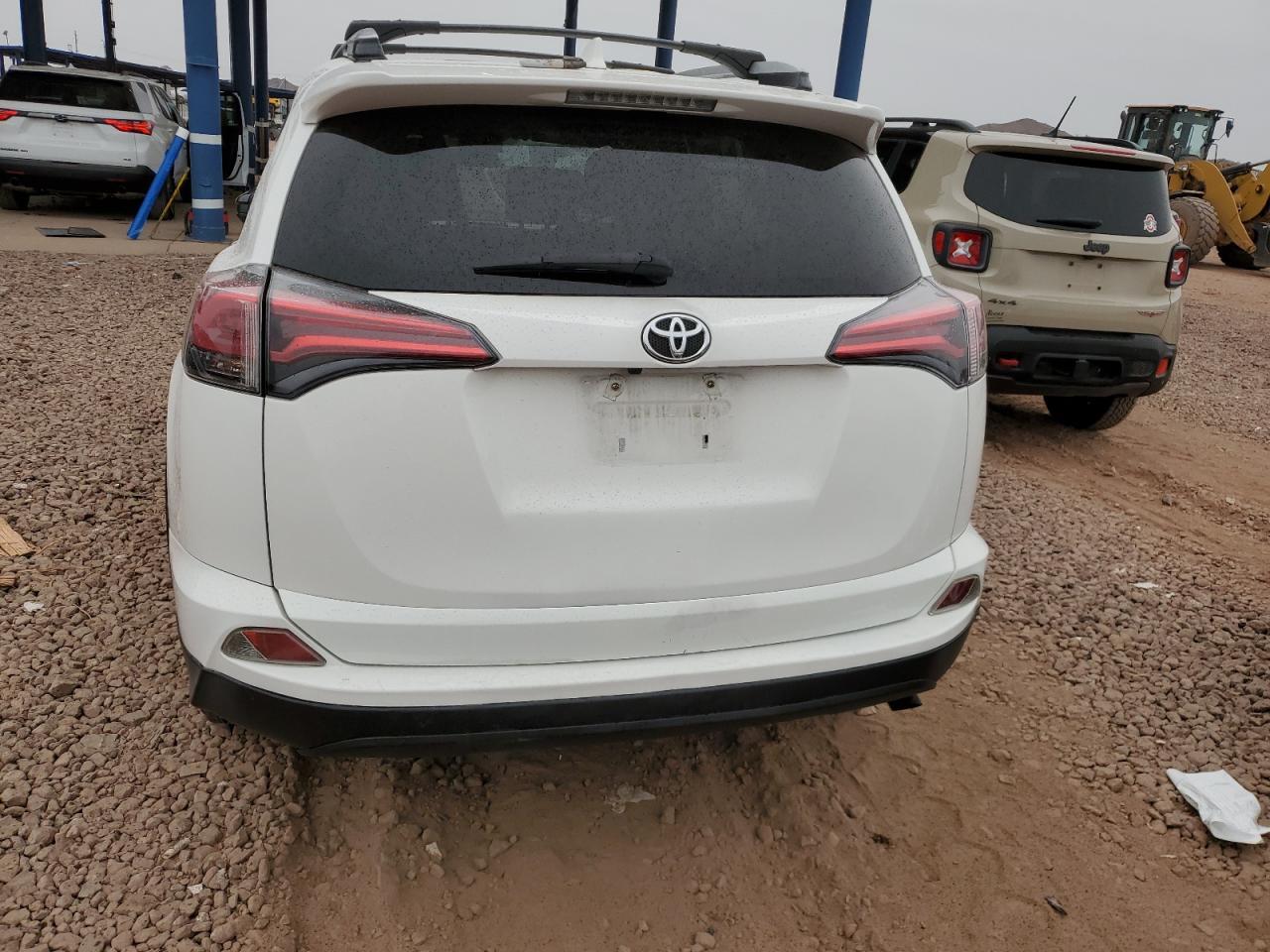 2016 TOYOTA RAV4 LE - Фото 6