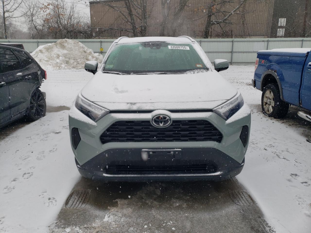 2022 TOYOTA RAV4 XLE - Image 5