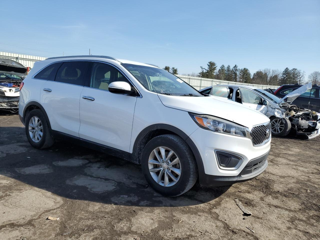 2016 KIA SORENTO LX - Image 4