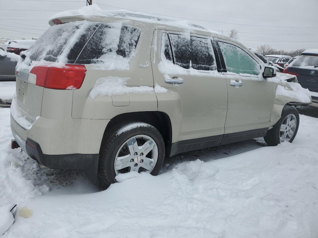 2013 GMC TERRAIN SL - Image 3