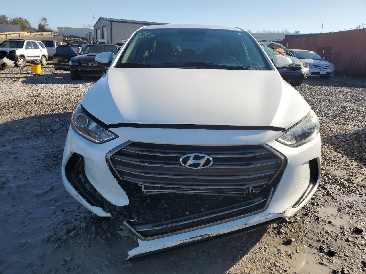 2017 HYUNDAI ELANTRA SE - Image 5