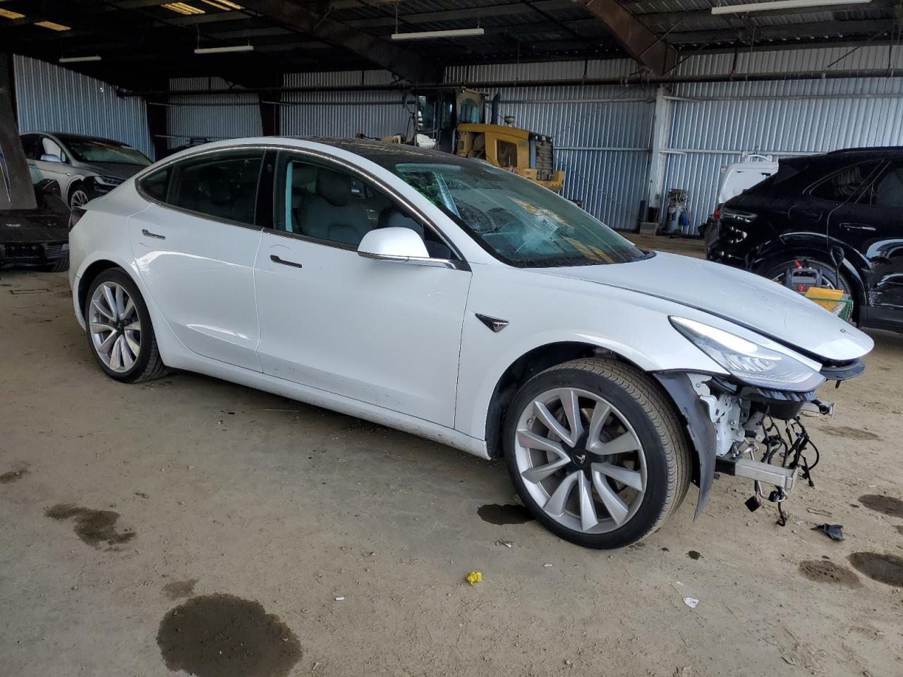 2019 TESLA MODEL 3 - Image 4