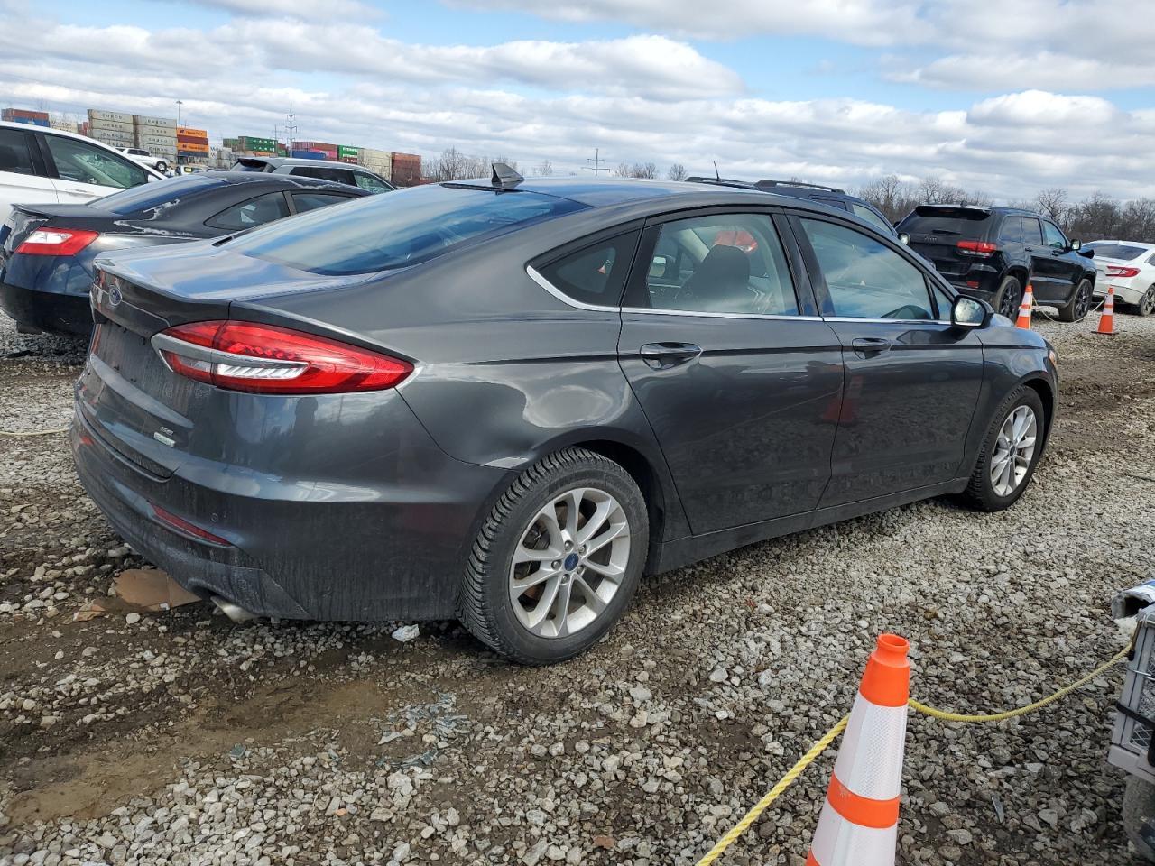 2020 FORD FUSION SE - Image 3