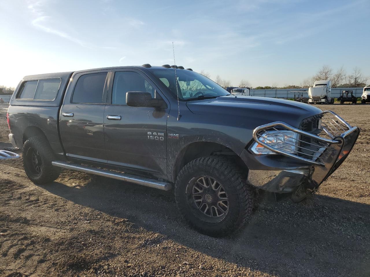 2015 RAM 1500 SLT - Image 4