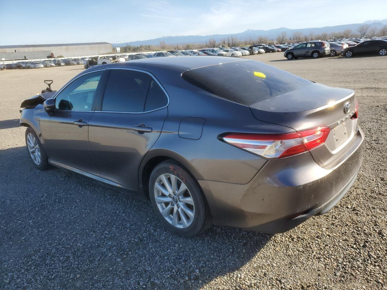 2018 TOYOTA CAMRY L - Фото 2