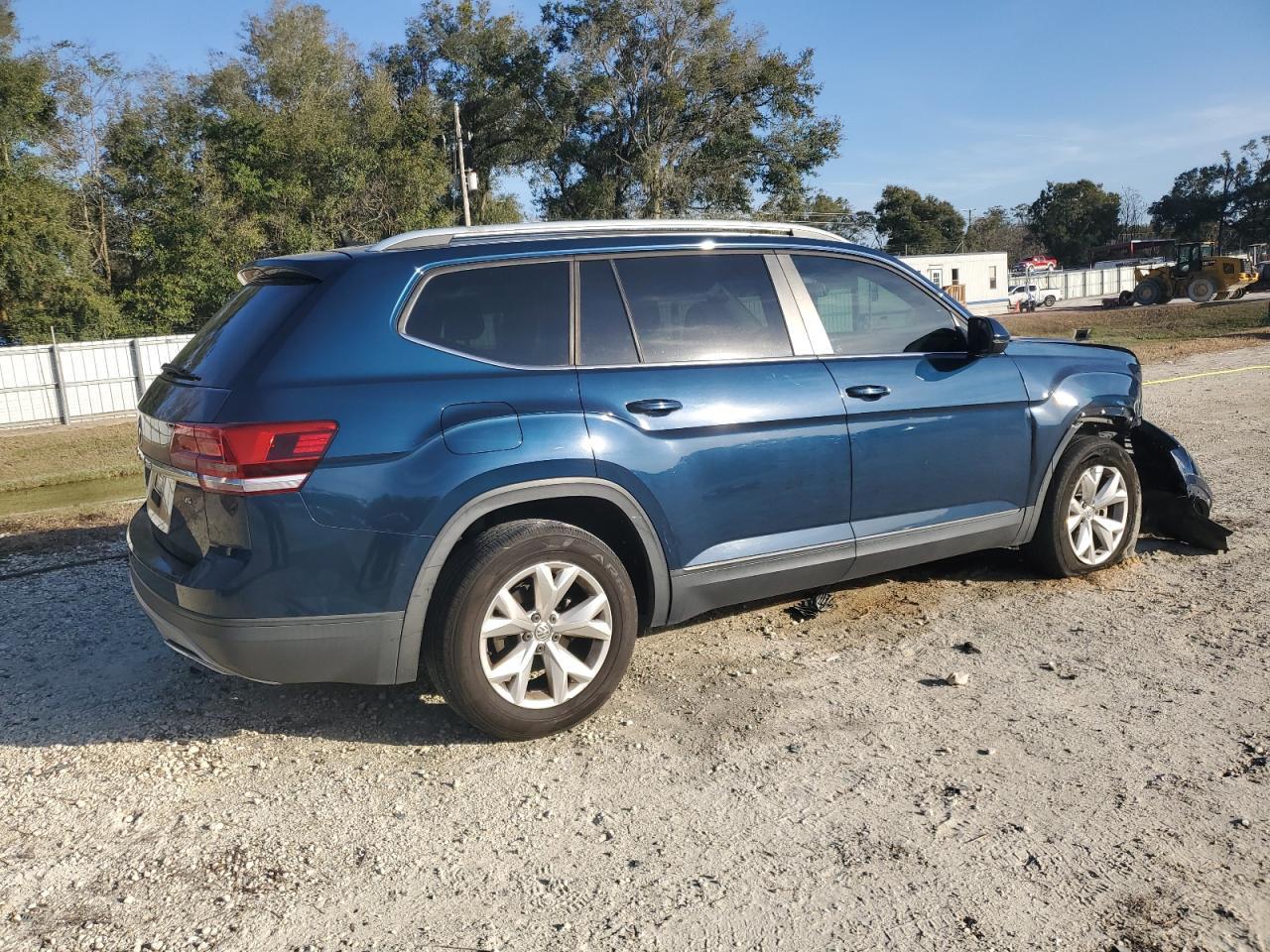 2018 VOLKSWAGEN ATLAS SE - Image 3
