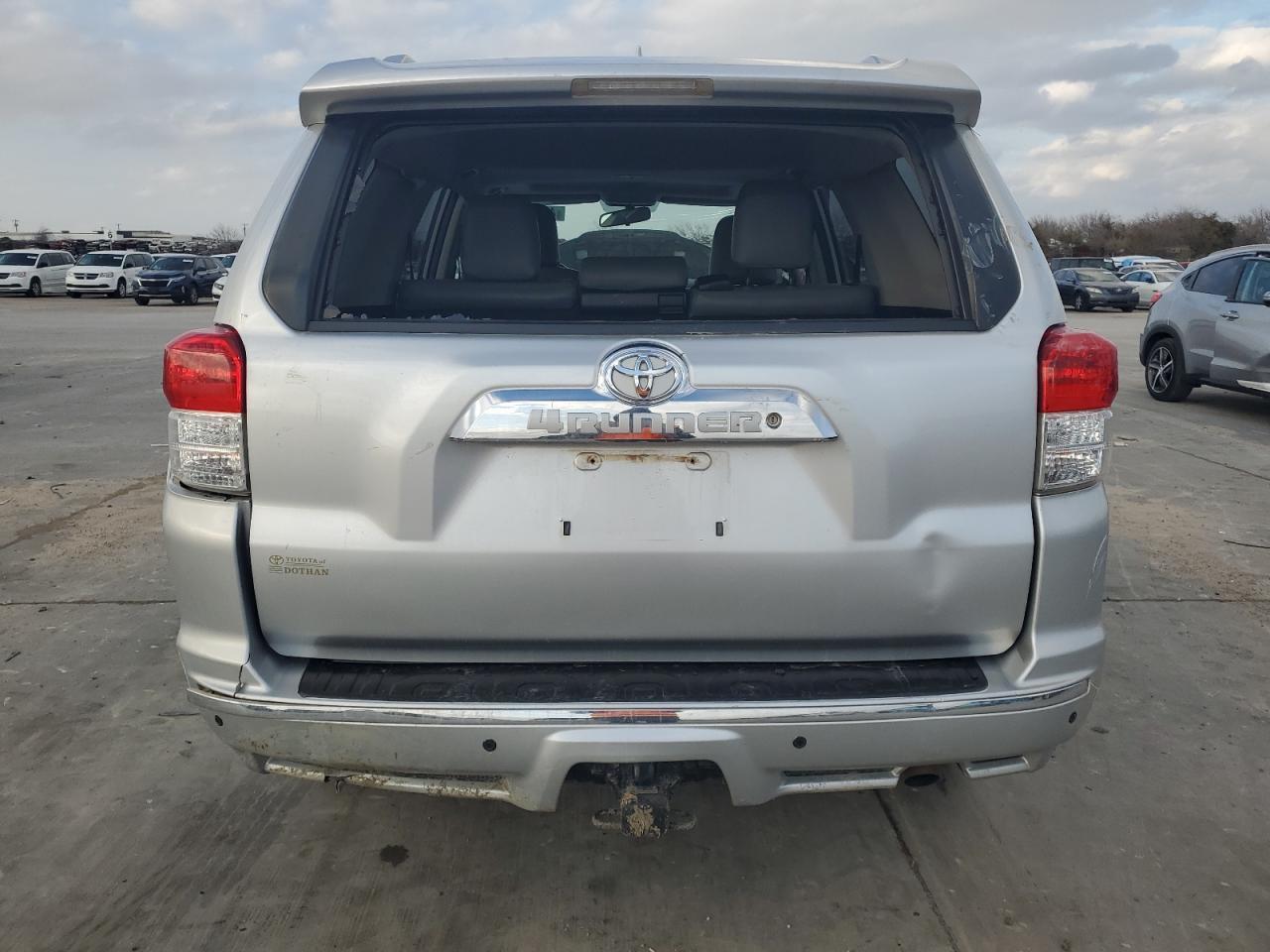 2011 TOYOTA 4RUNNER SR - Image 6