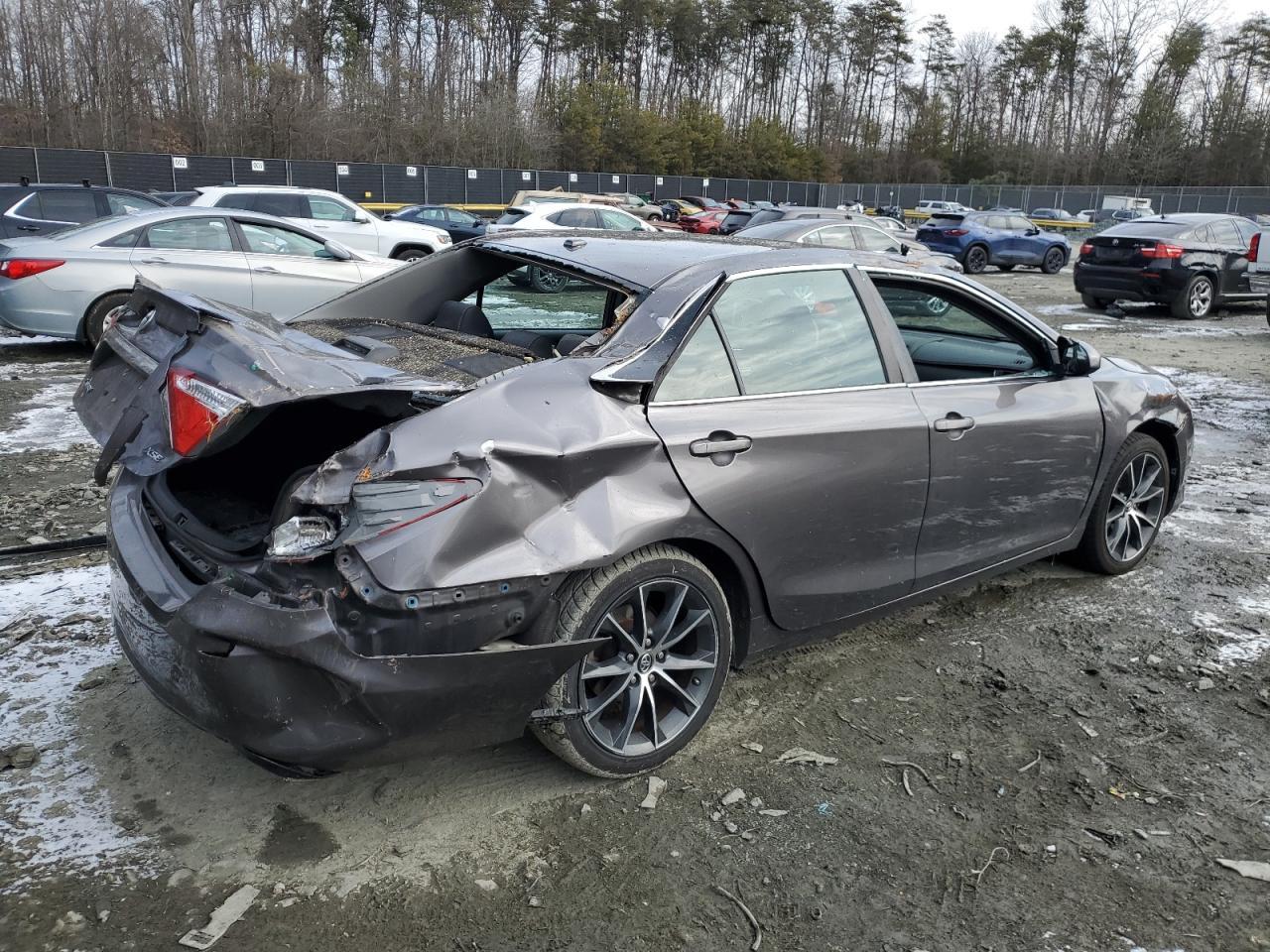2016 TOYOTA CAMRY LE - Image 3