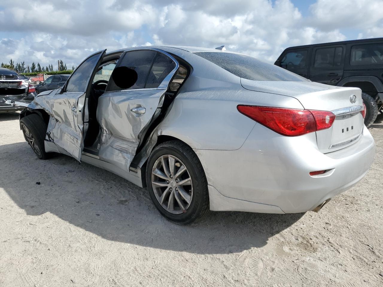 2015 INFINITI Q50 BASE - Фото 2