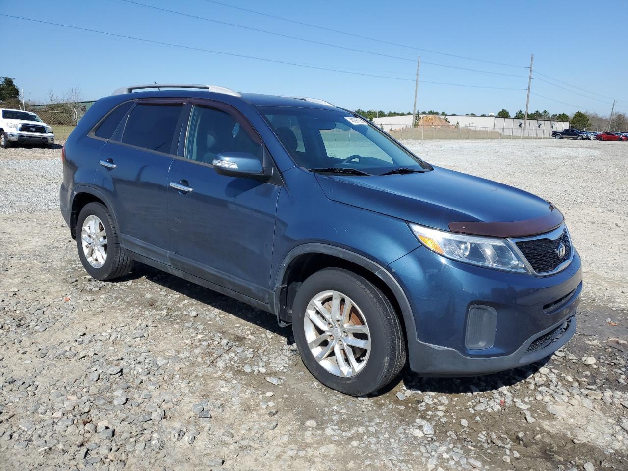 2015 KIA SORENTO LX - Image 4
