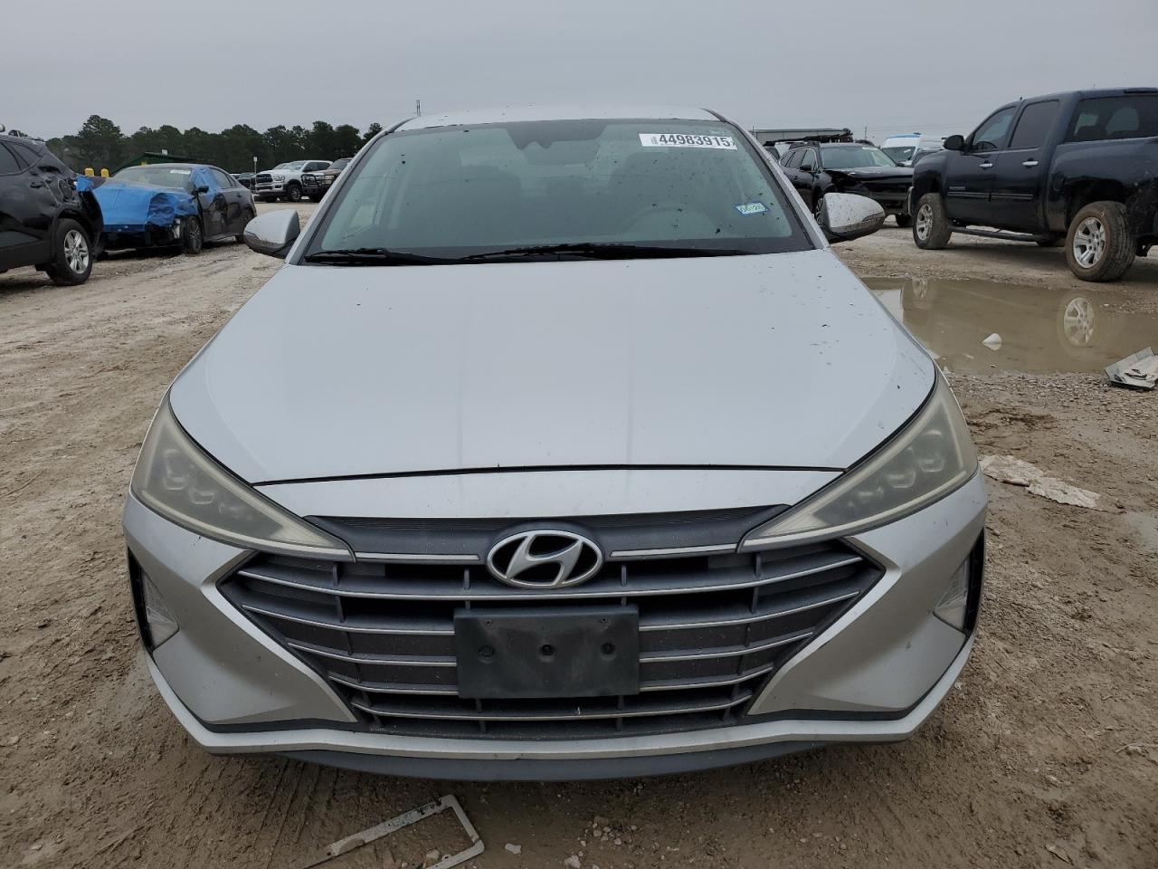 2019 HYUNDAI ELANTRA SE - Фото 5