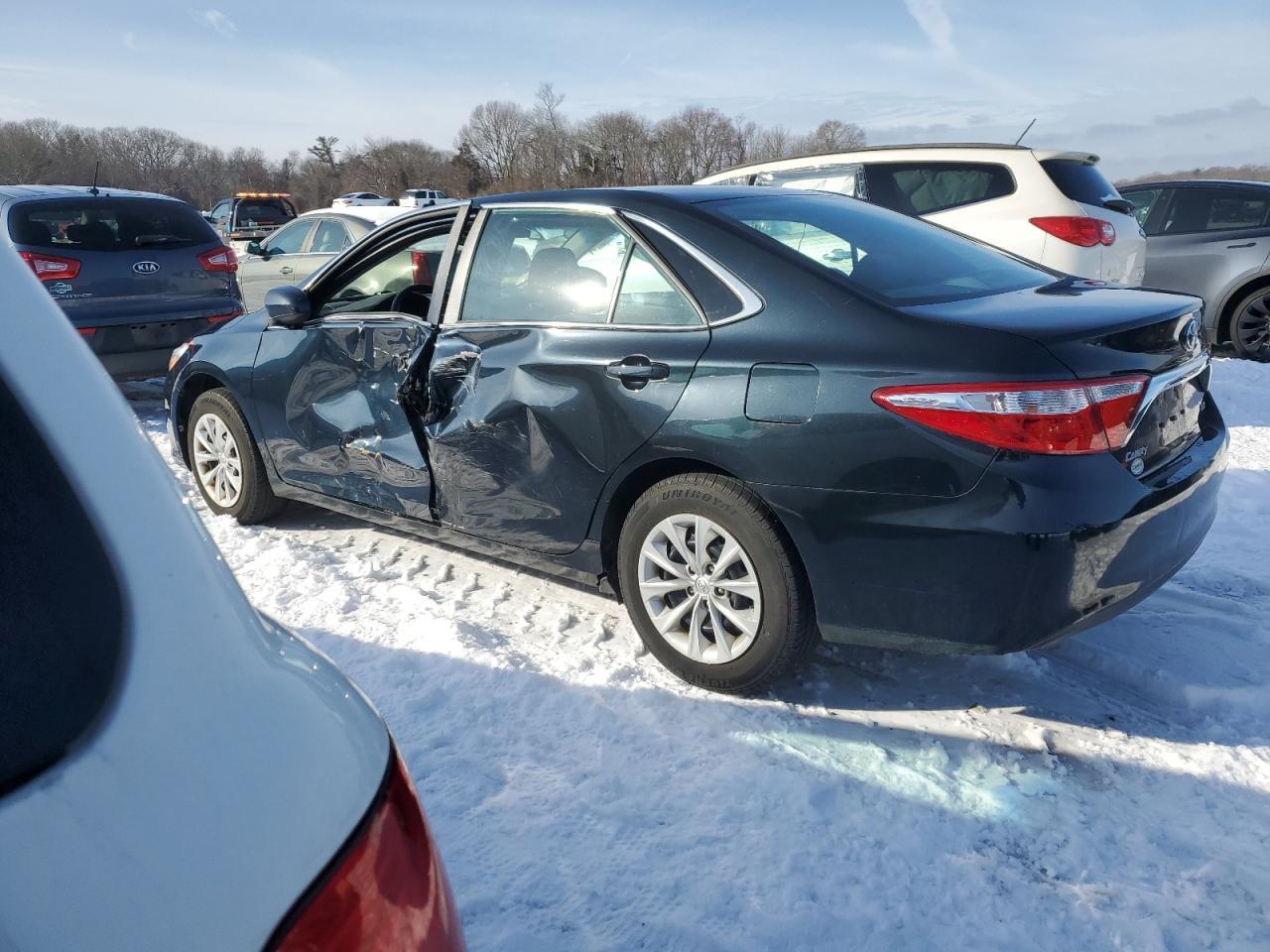 2017 TOYOTA CAMRY LE - Фото 2