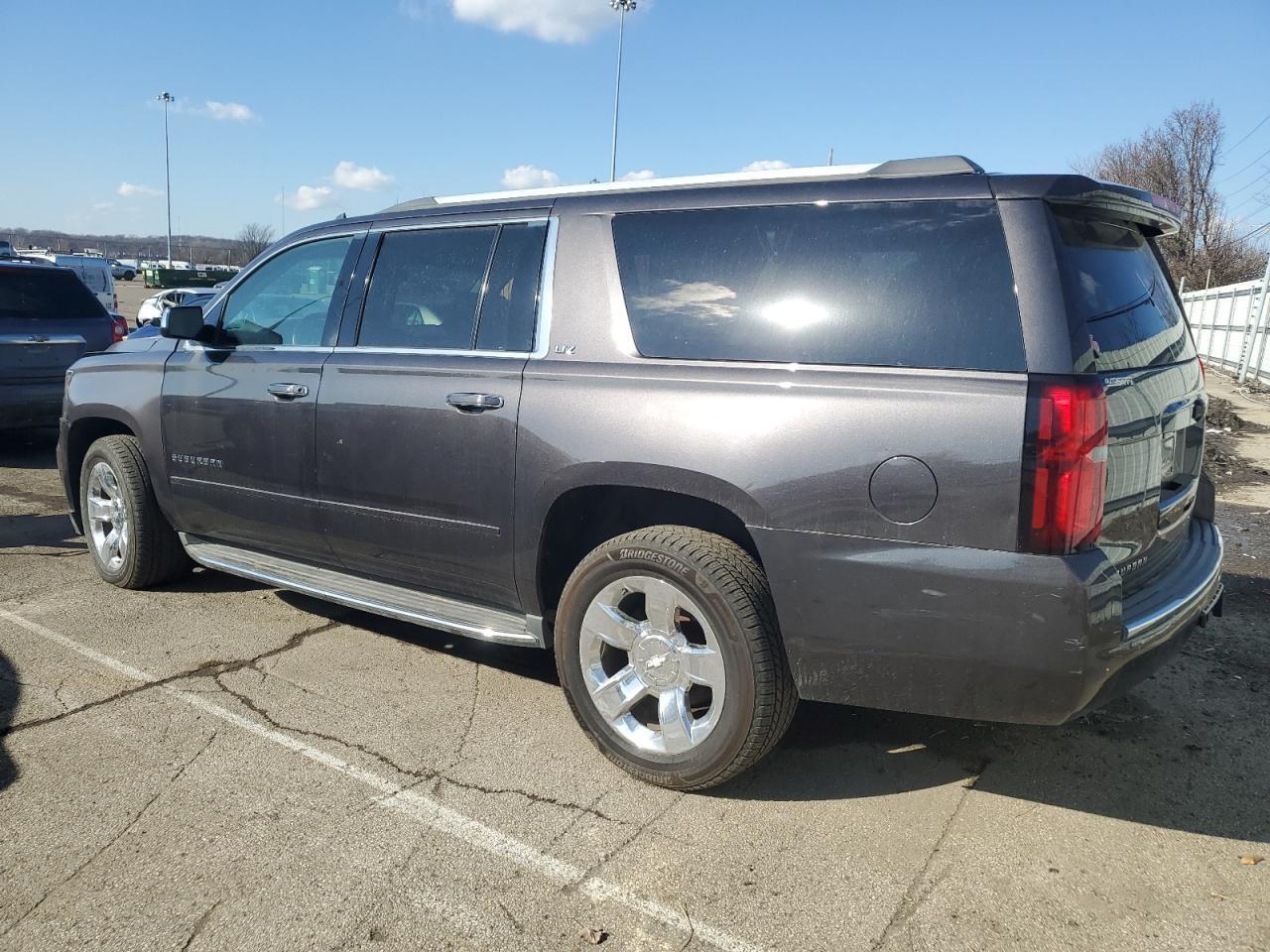 2016 CHEVROLET SUBURBAN C - Фото 2