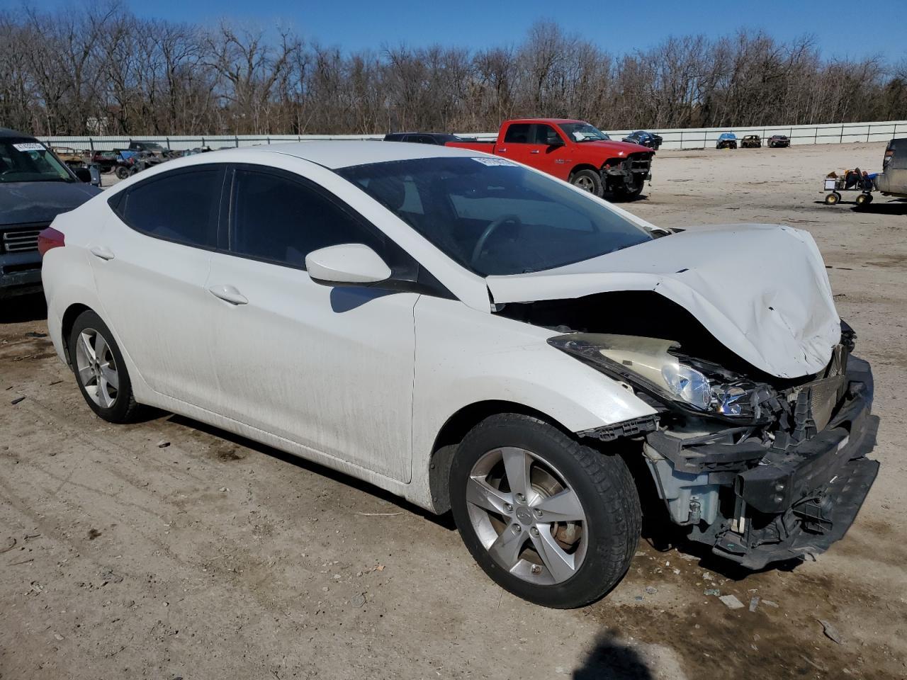 2013 HYUNDAI ELANTRA GL - Image 4