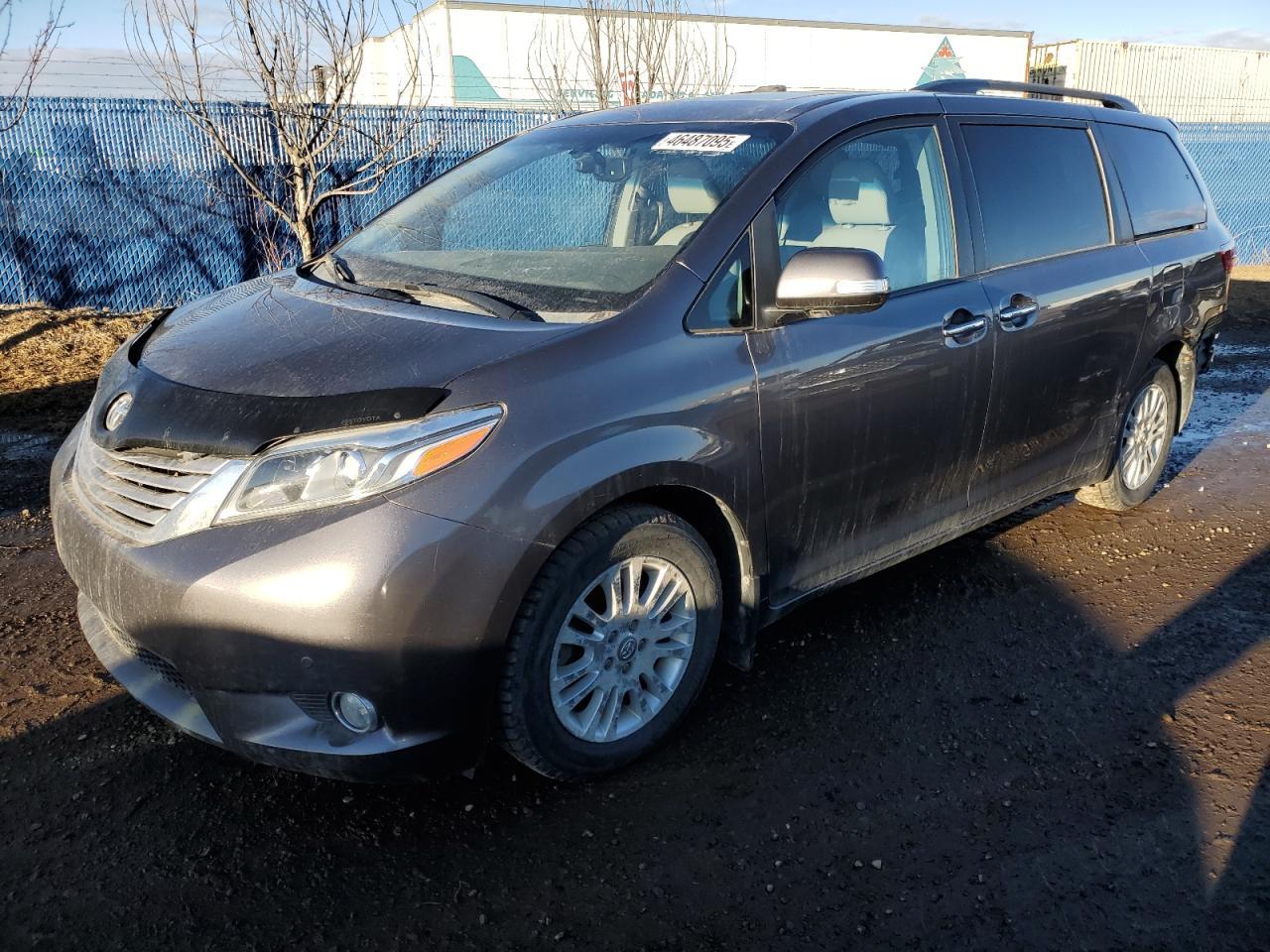 2015 TOYOTA SIENNA XLE