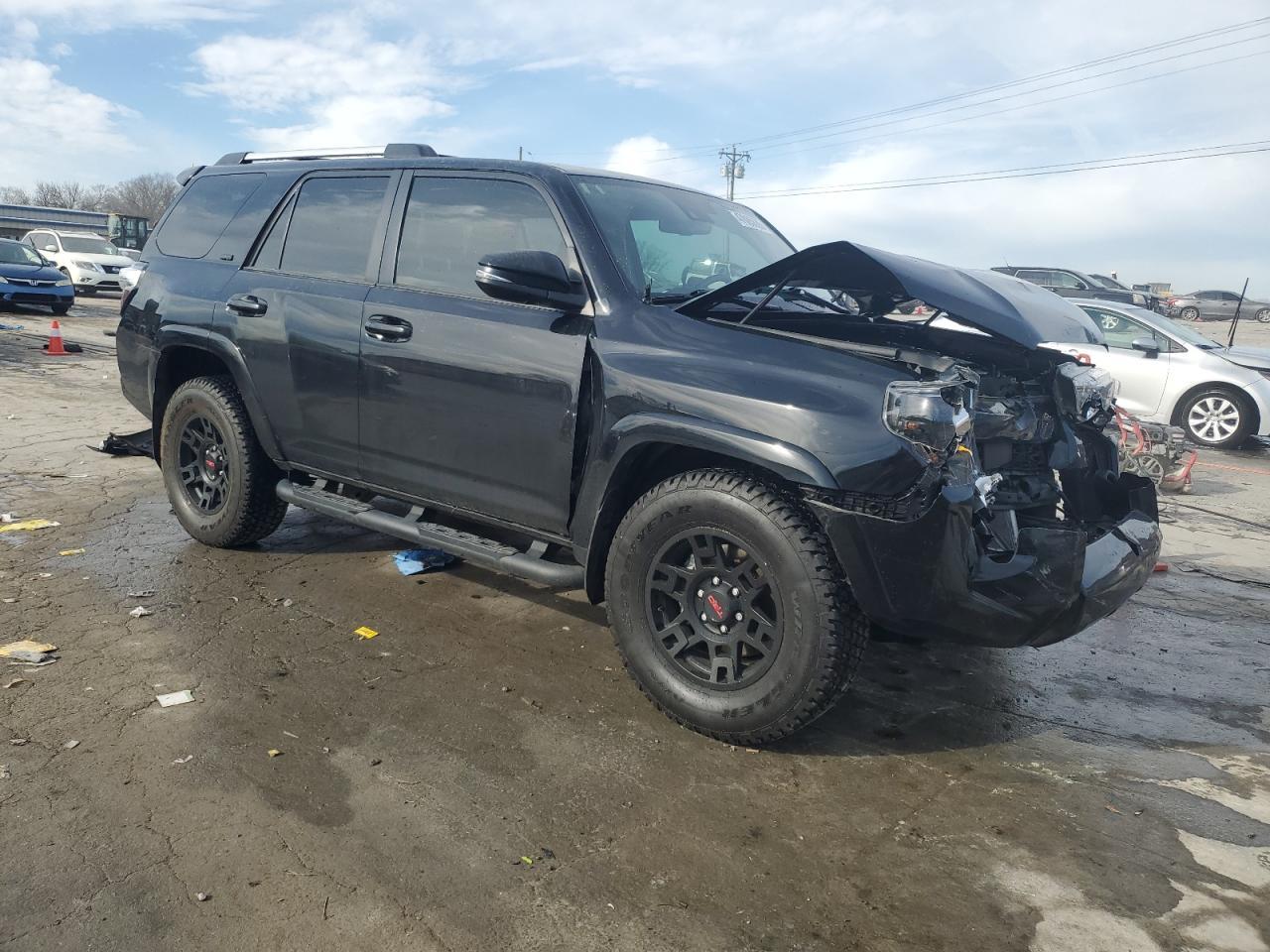 2022 TOYOTA 4RUNNER SR - Image 4