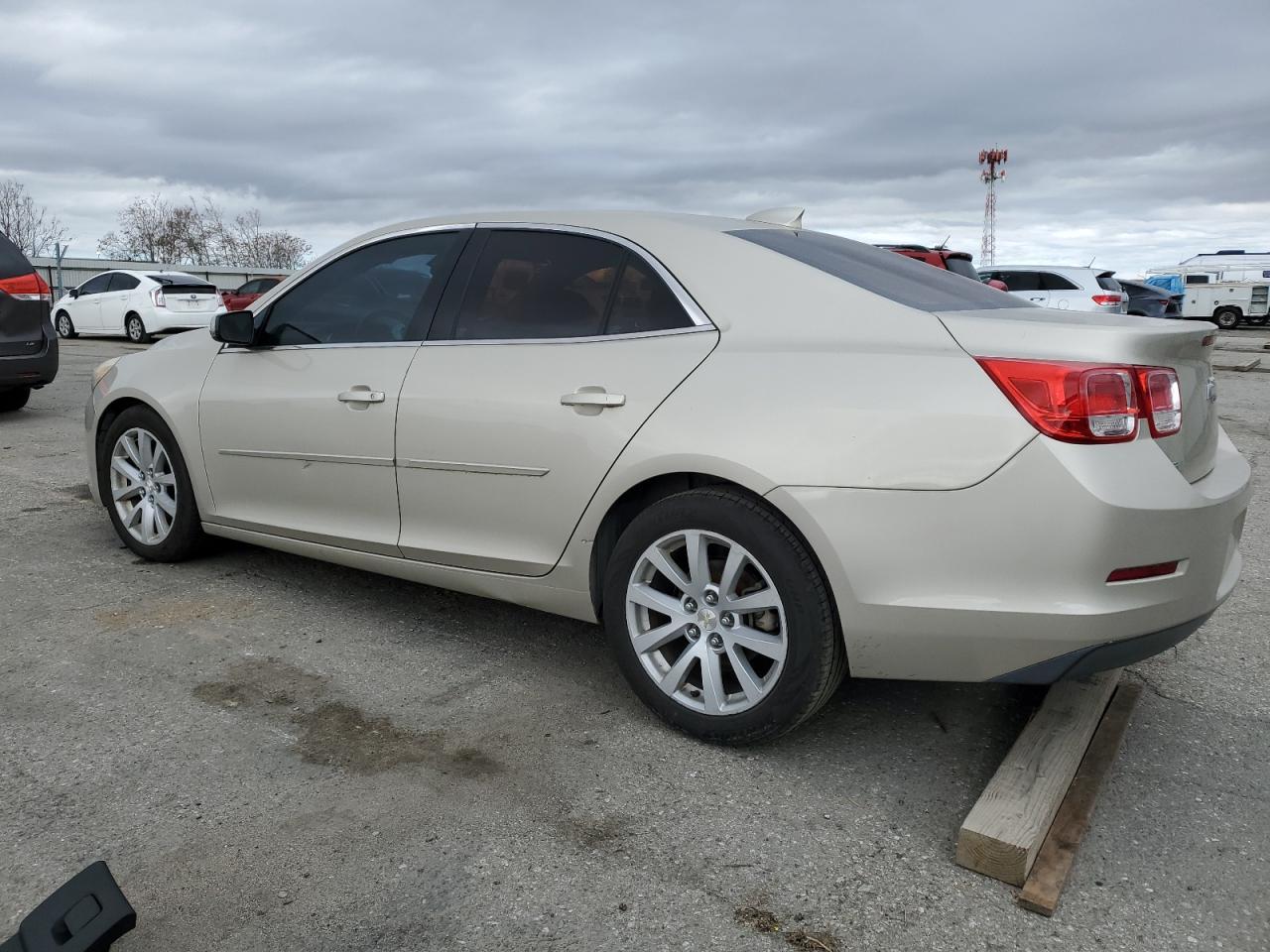 2015 CHEVROLET MALIBU 2LT - Image 2