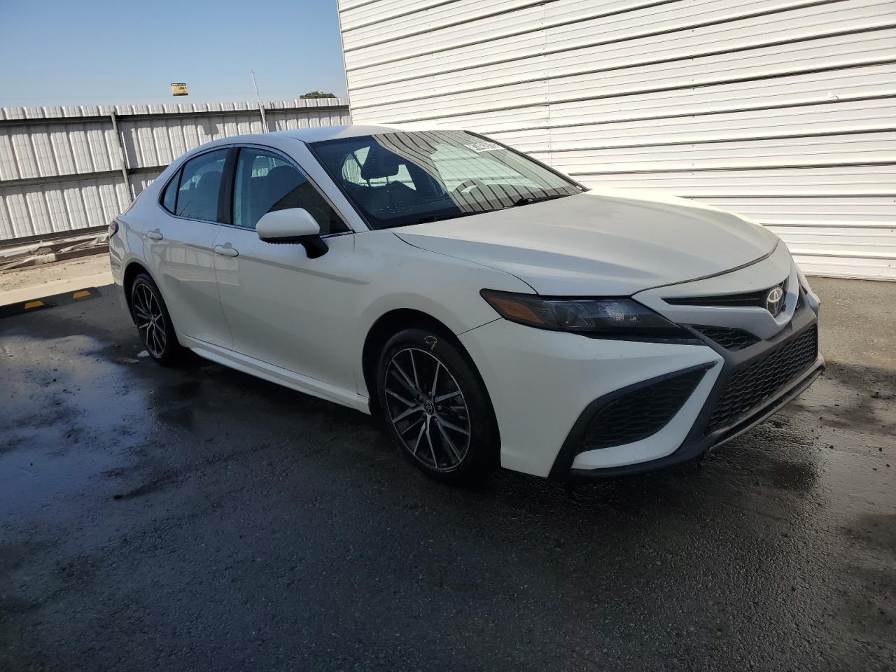 2021 TOYOTA CAMRY SE - Image 4