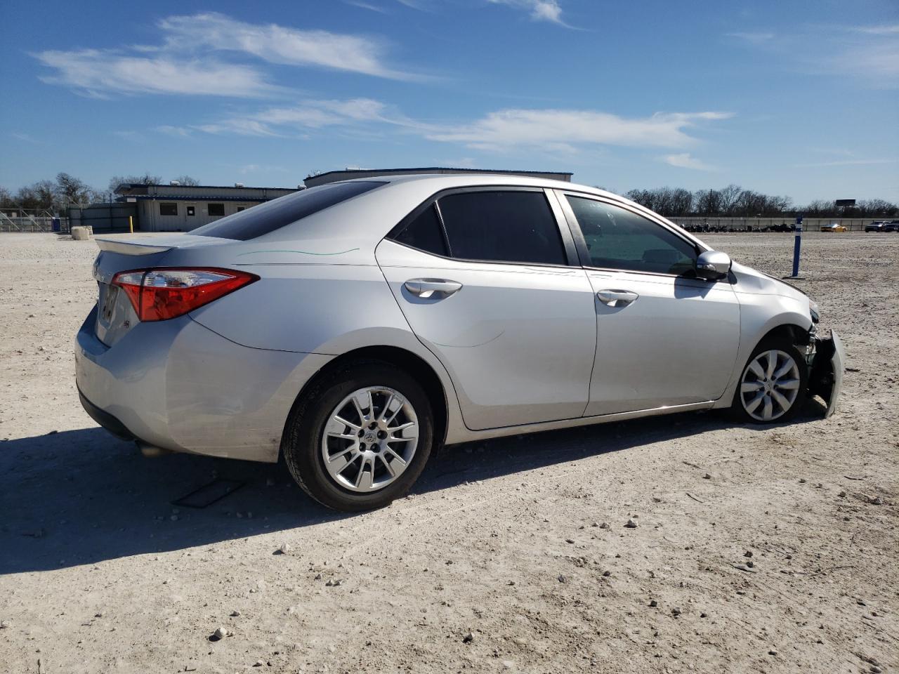 2015 TOYOTA COROLLA L - Фото 3