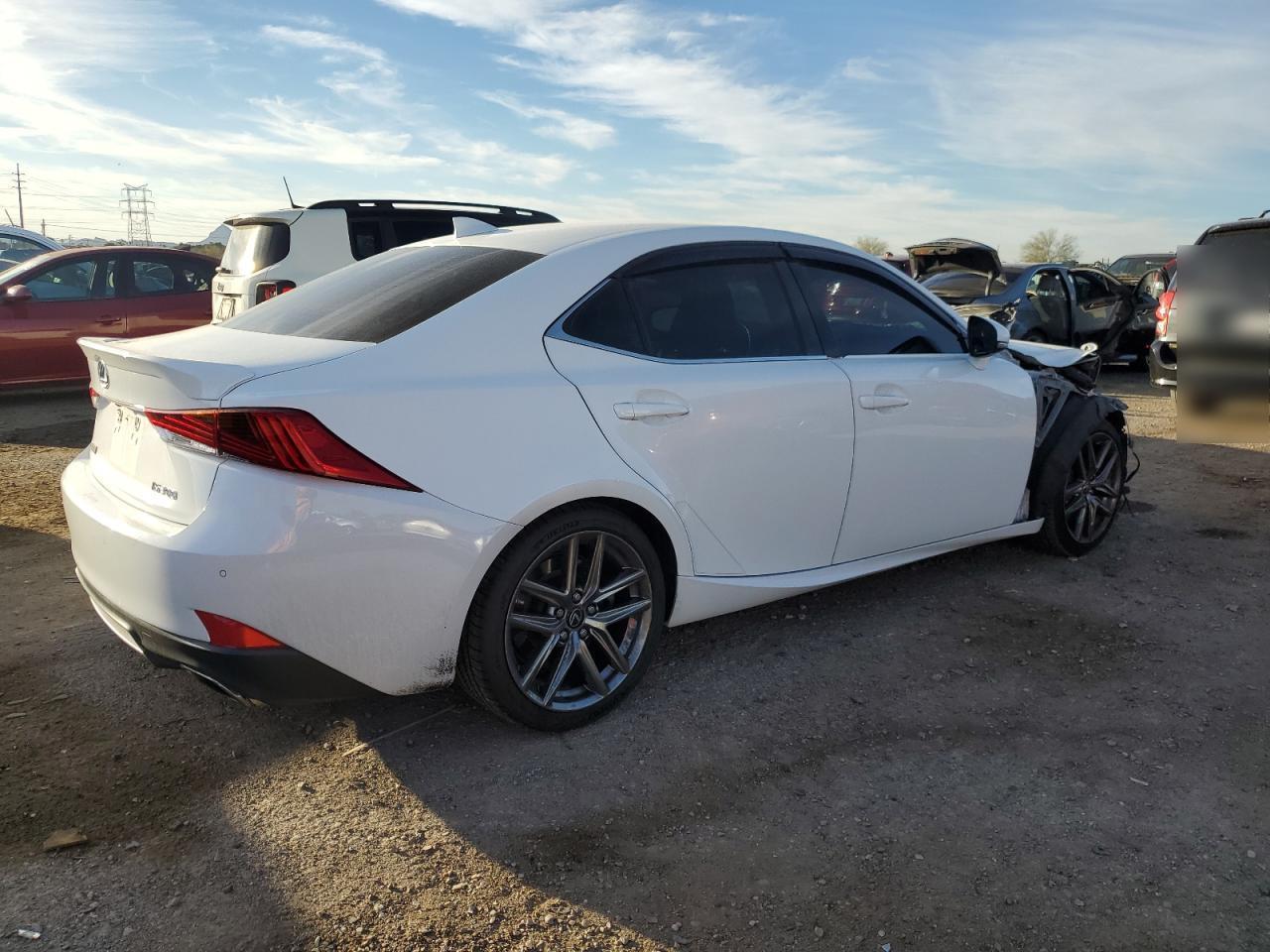 2018 LEXUS IS 300 - Фото 3