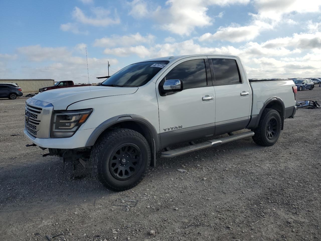 2021 NISSAN TITAN SV