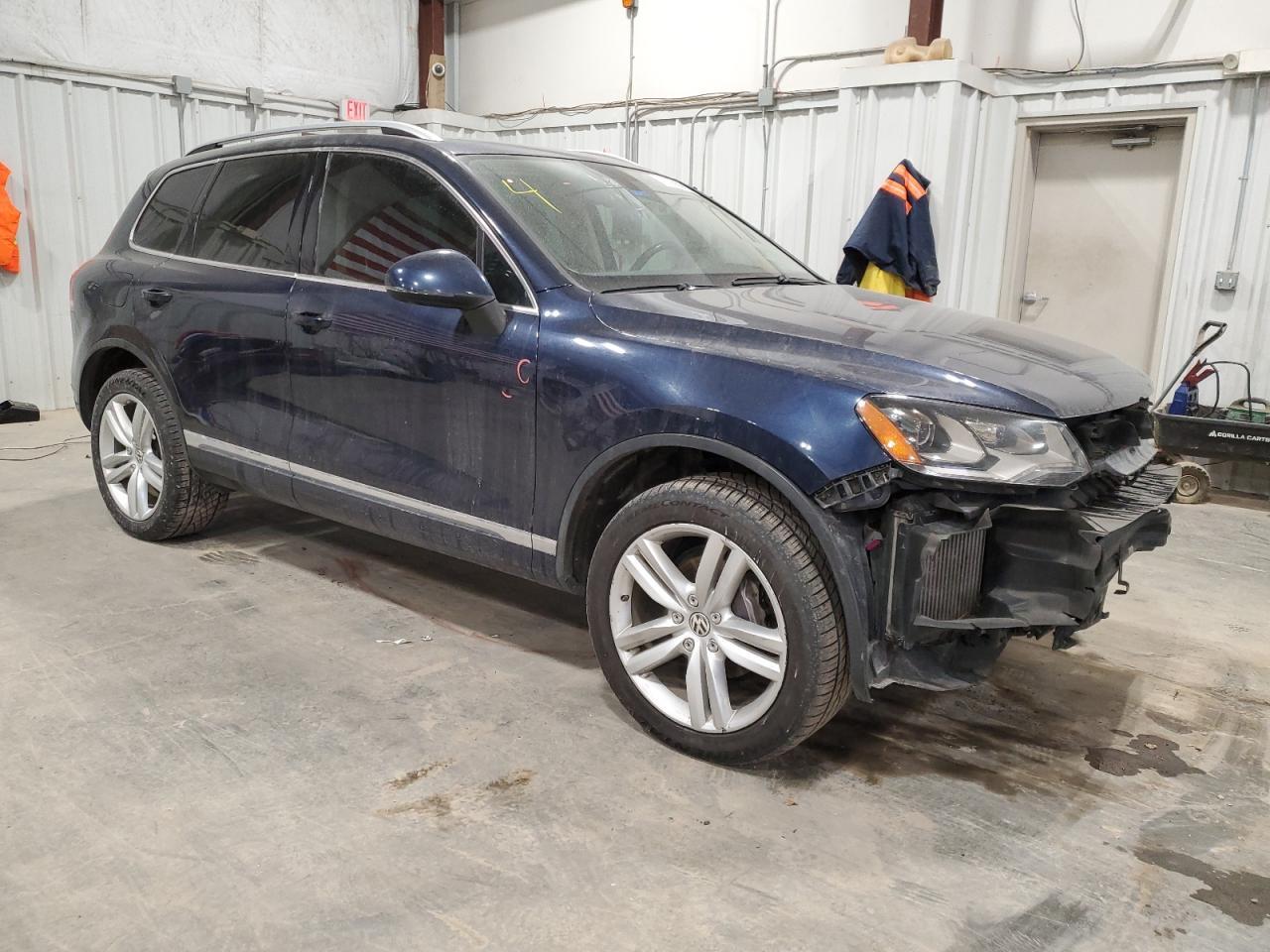 2011 VOLKSWAGEN TOUAREG V6 - Image 4