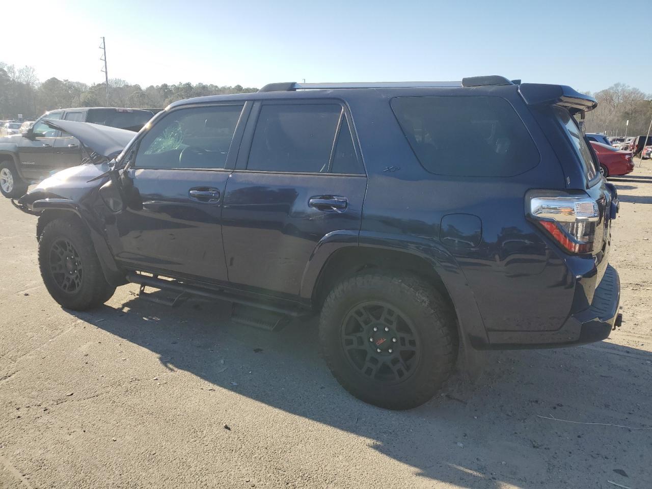 2022 TOYOTA 4RUNNER SR - Image 2