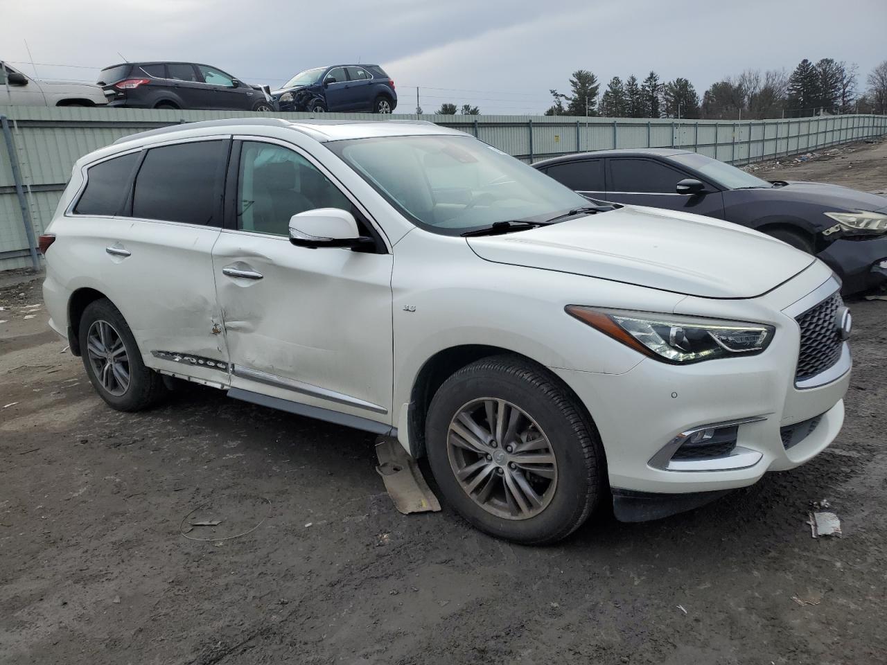 2019 INFINITI QX60 LUXE - Image 4