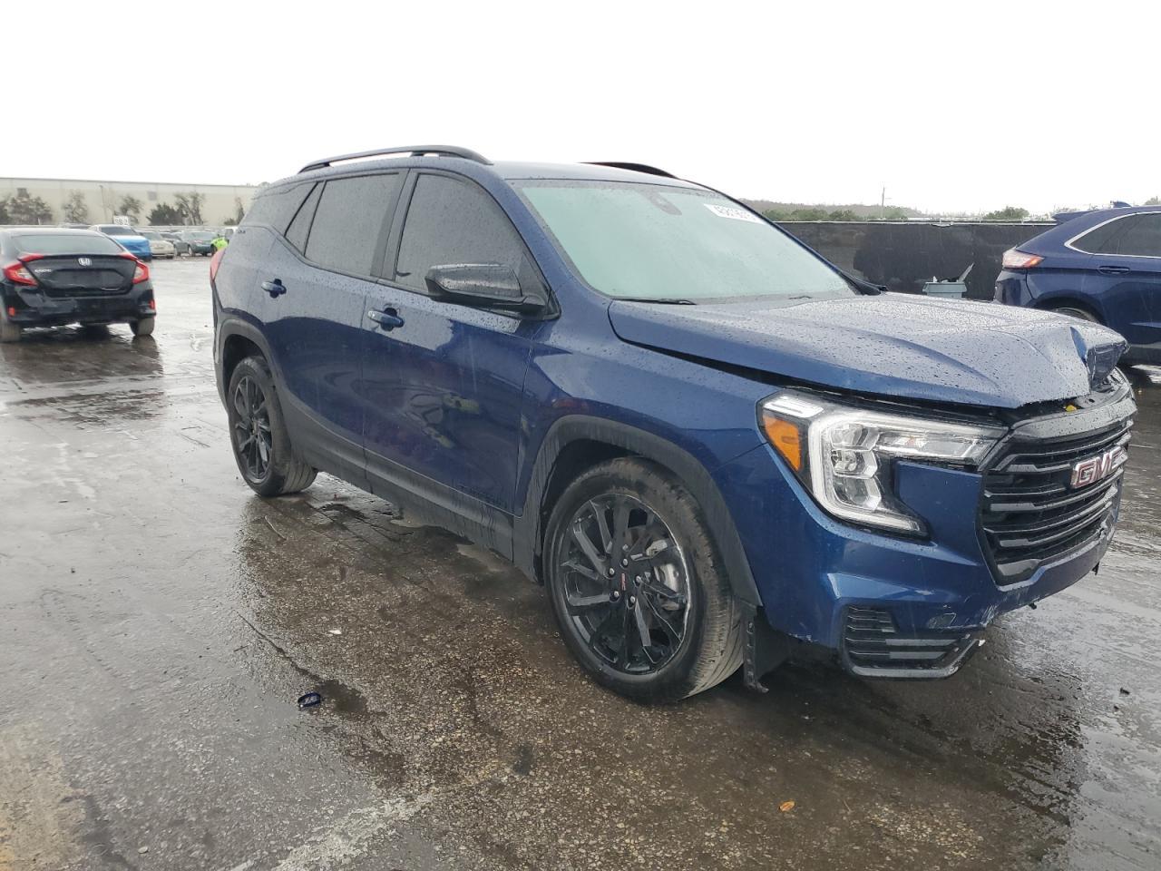 2023 GMC TERRAIN SL - Image 4