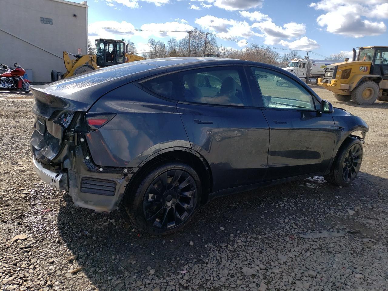 2024 TESLA MODEL Y - Фото 3