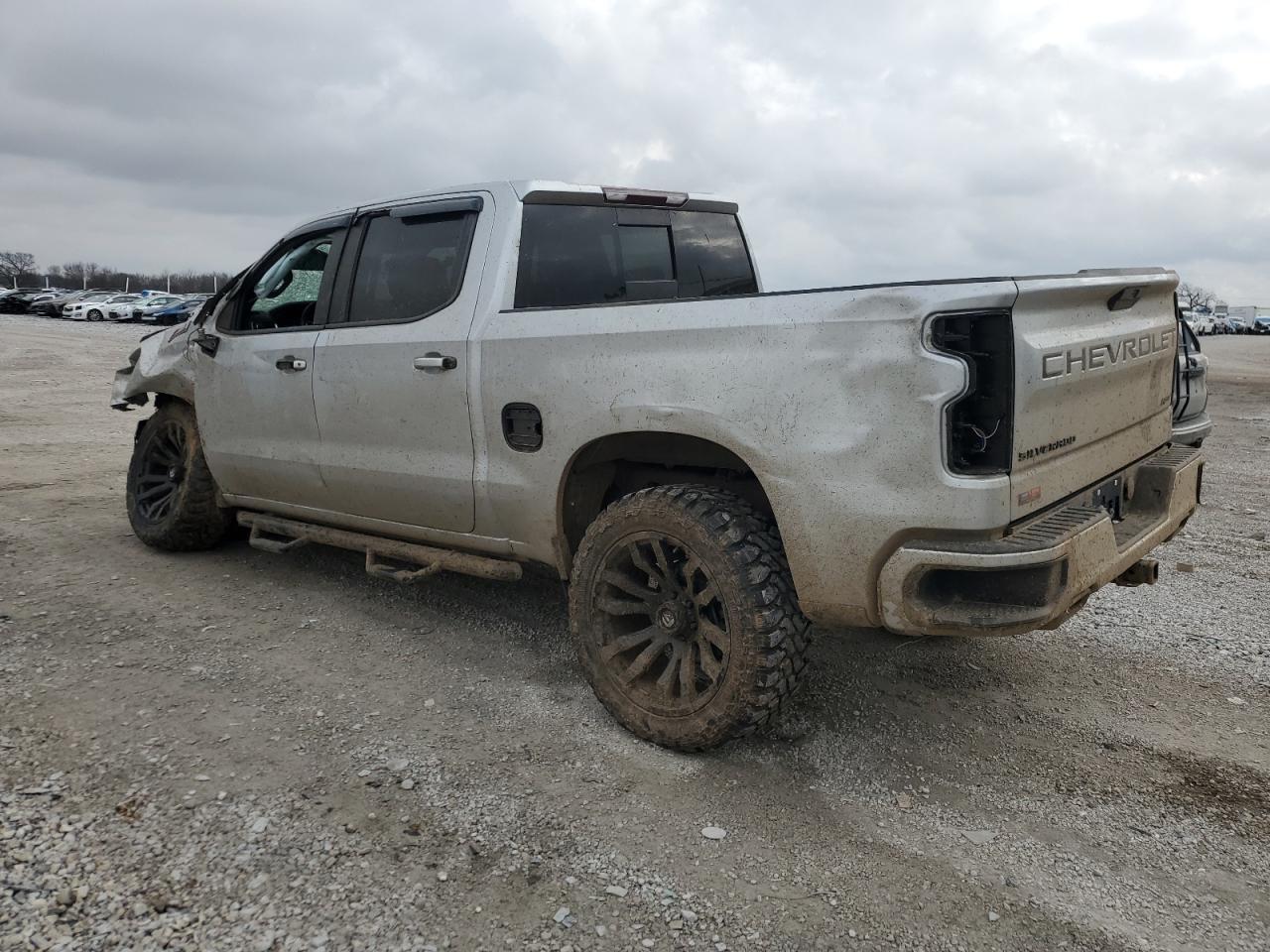 2021 CHEVROLET SILVERADO - Фото 2