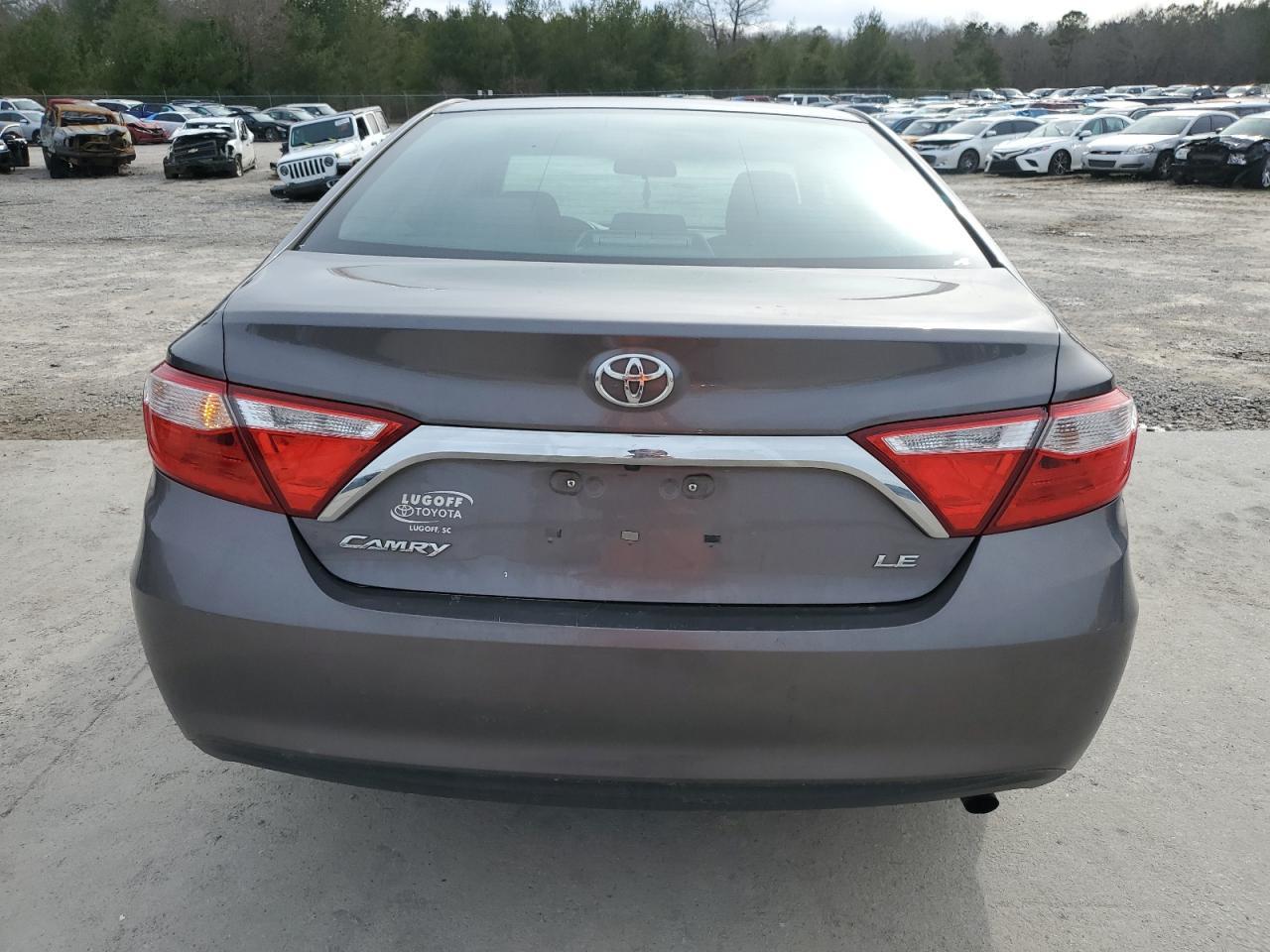 2016 TOYOTA CAMRY LE - Фото 6