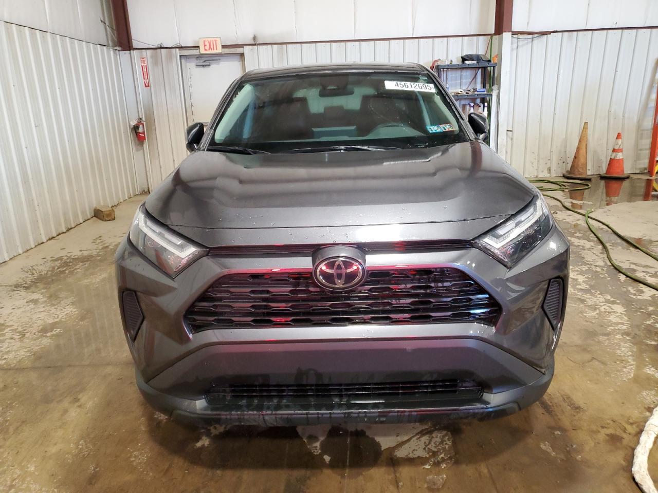 2023 TOYOTA RAV4 LE - Фото 5