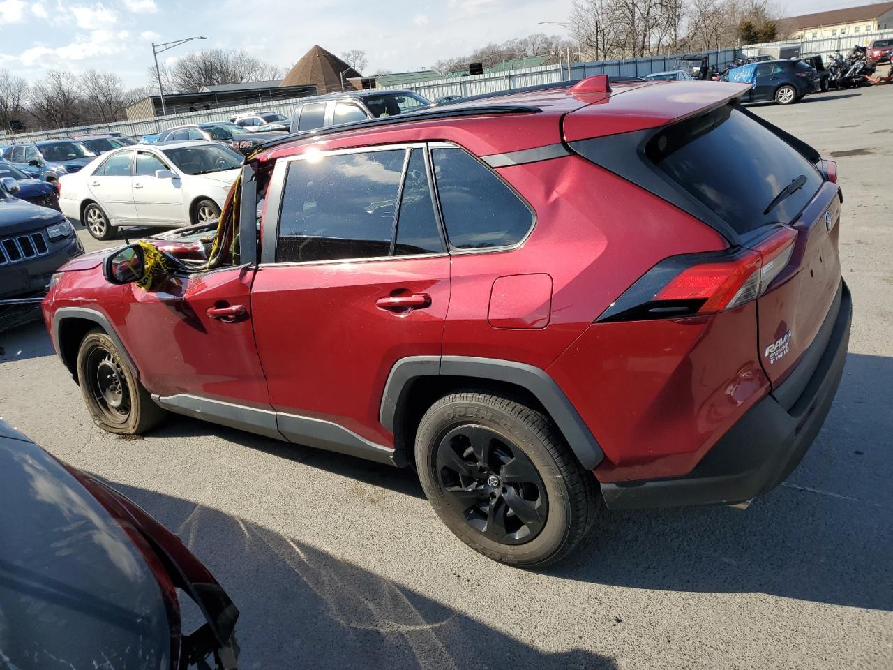 2021 TOYOTA RAV4 LE - Фото 2