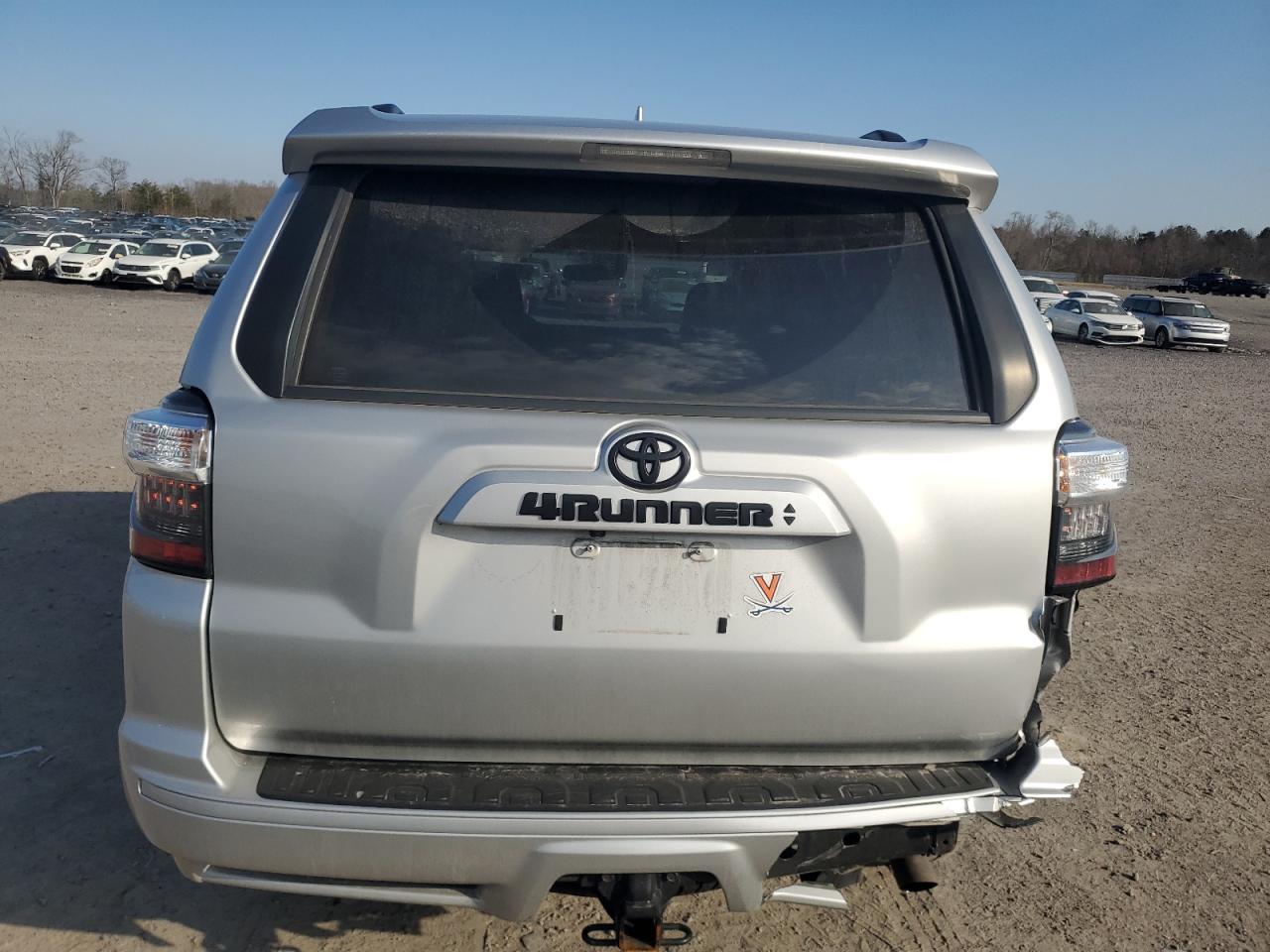 2022 TOYOTA 4RUNNER SR - Image 6