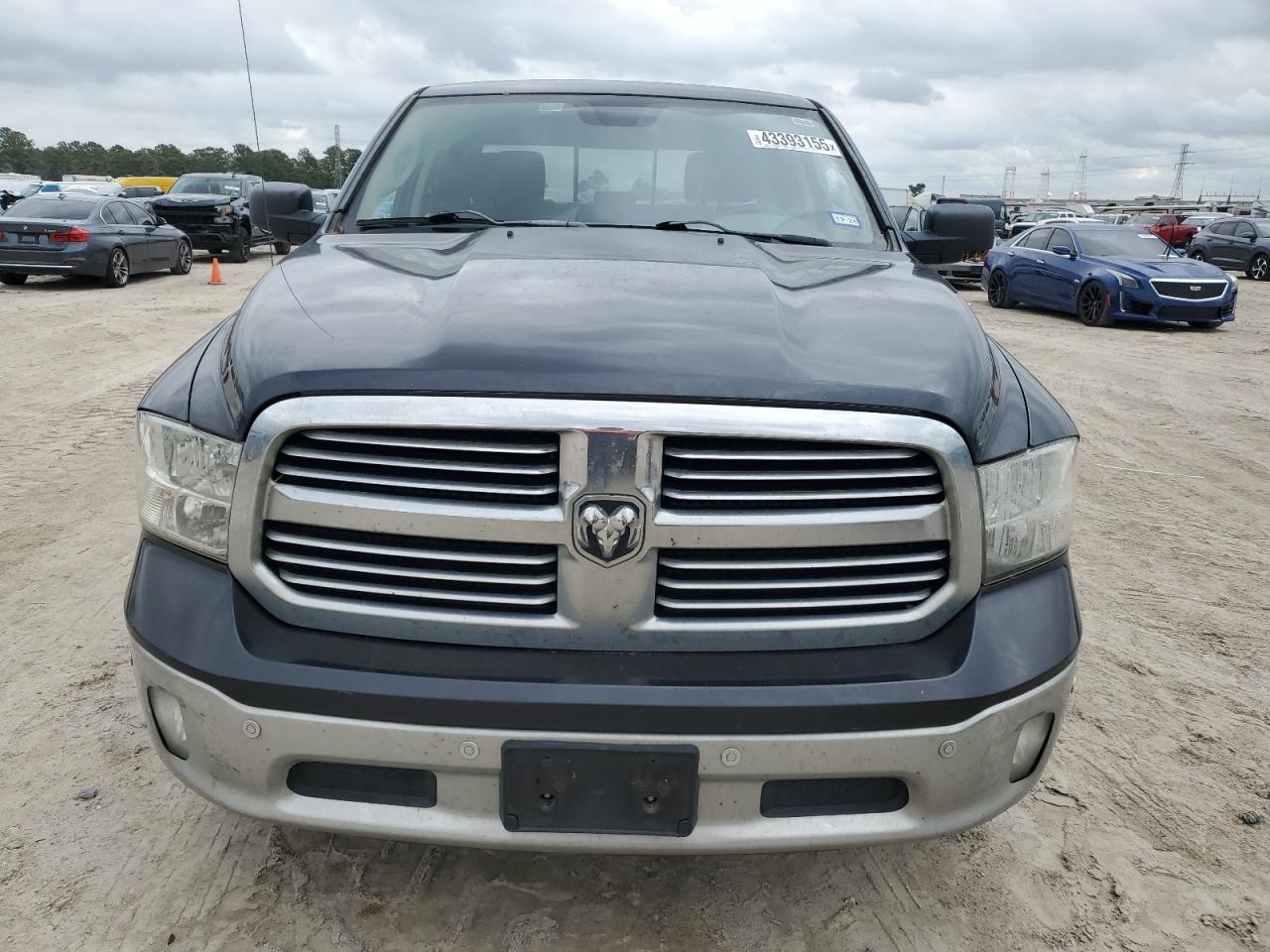 2015 RAM 1500 SLT - Image 5