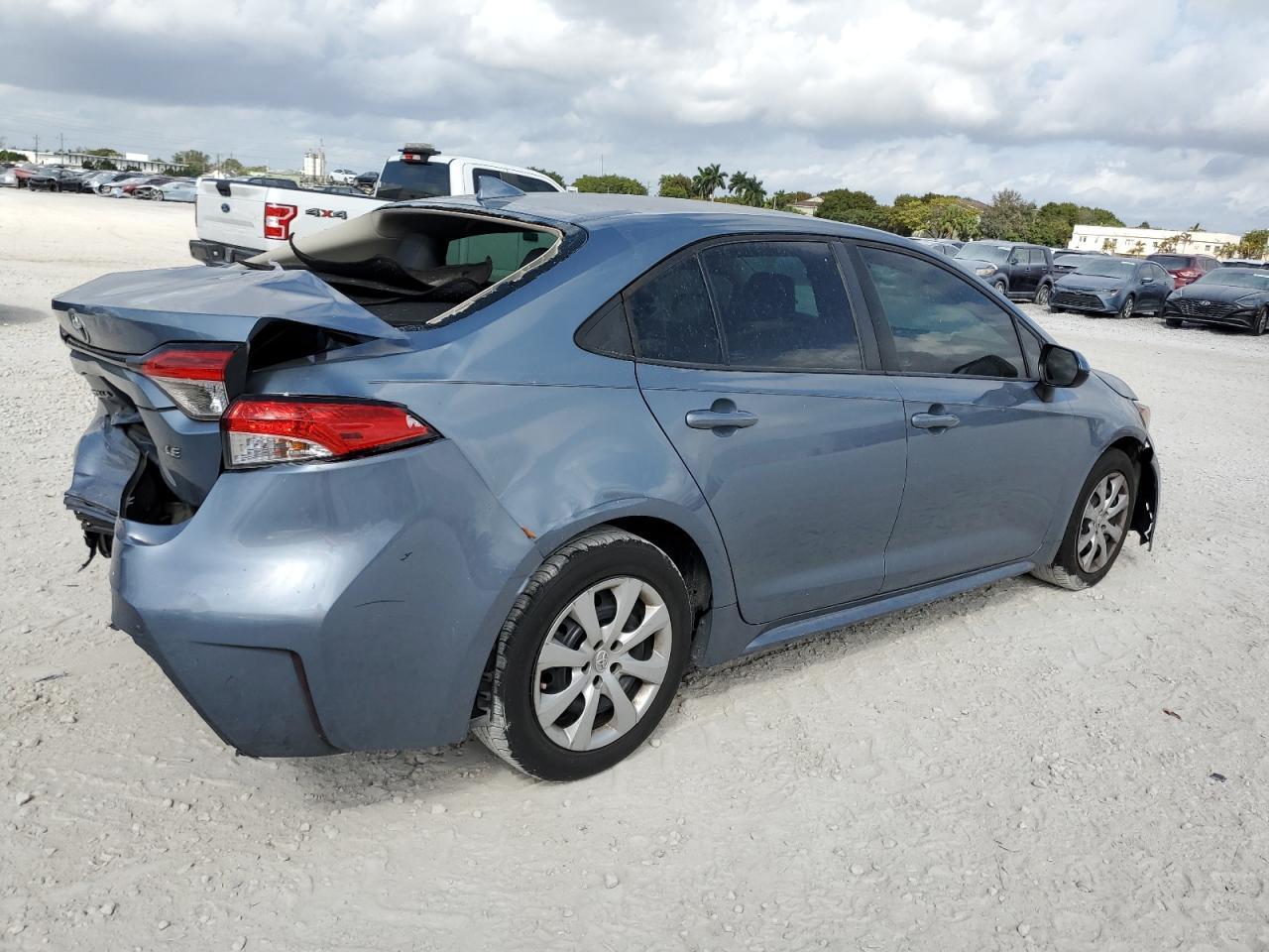 2020 TOYOTA COROLLA LE - Фото 3