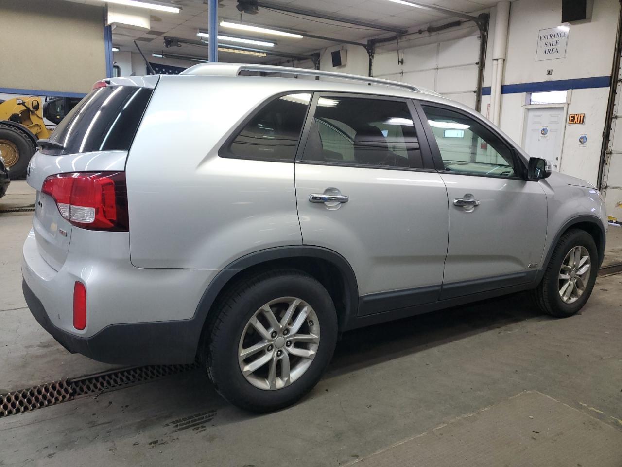 2015 KIA SORENTO LX - Image 3