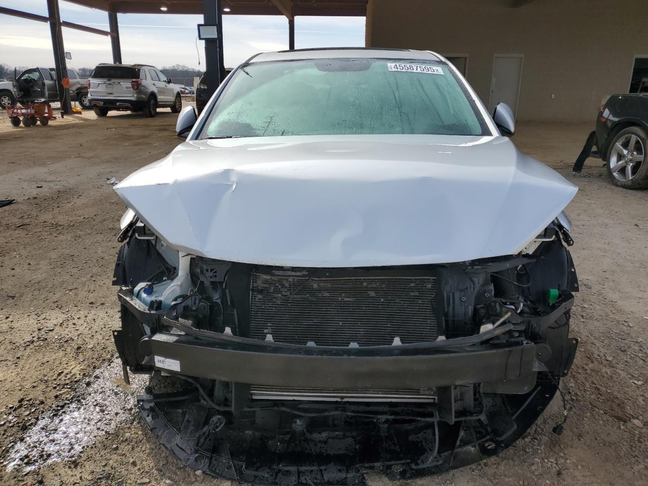 2018 HYUNDAI ELANTRA SE - Фото 5