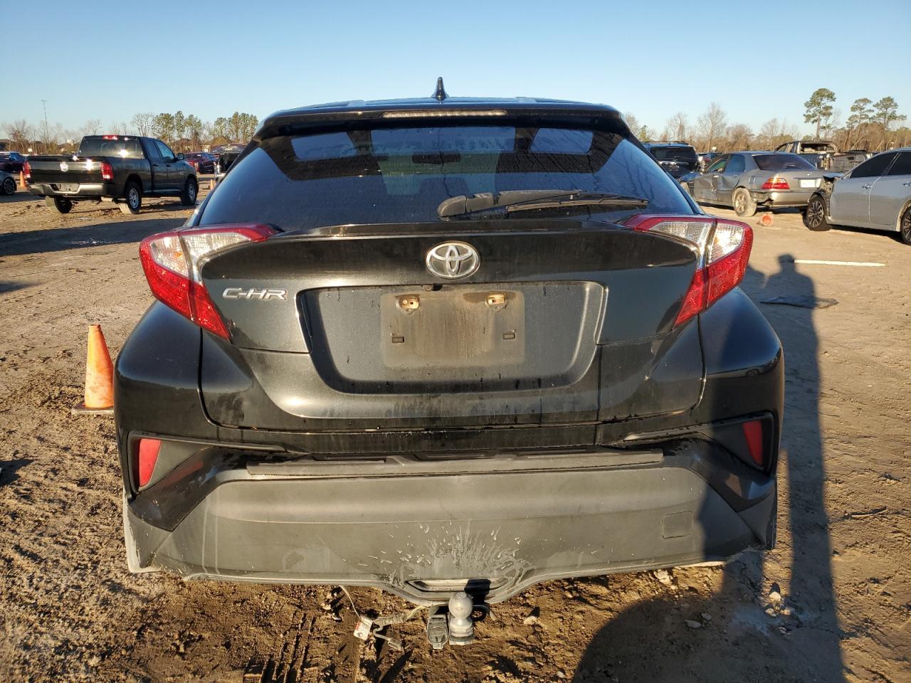 2018 TOYOTA C-HR XLE - Image 6
