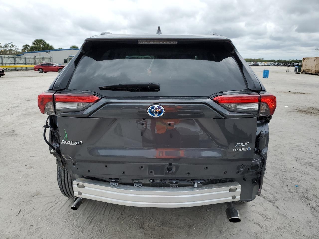2024 TOYOTA RAV4 XLE P - Image 6