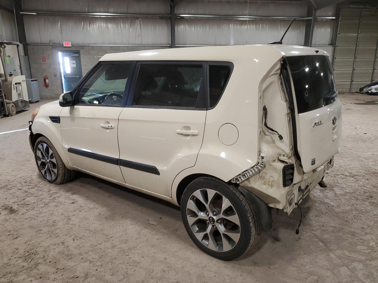 2013 KIA SOUL + - Image 2