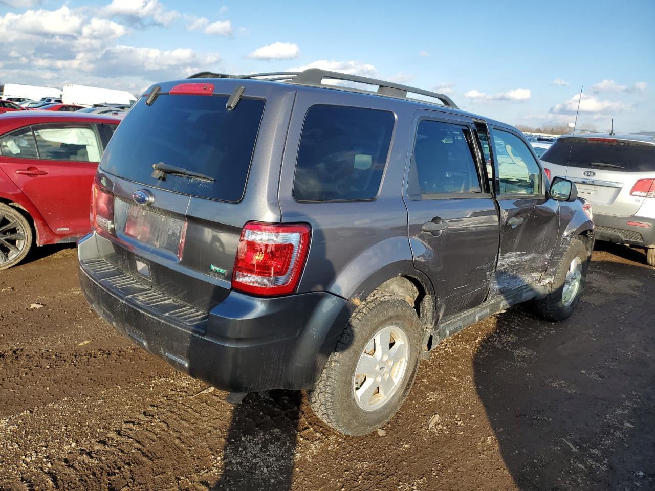 2010 FORD ESCAPE XLT - Image 3