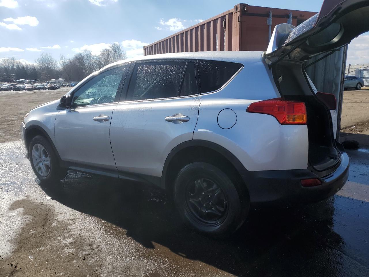 2014 TOYOTA RAV4 LE - Фото 2