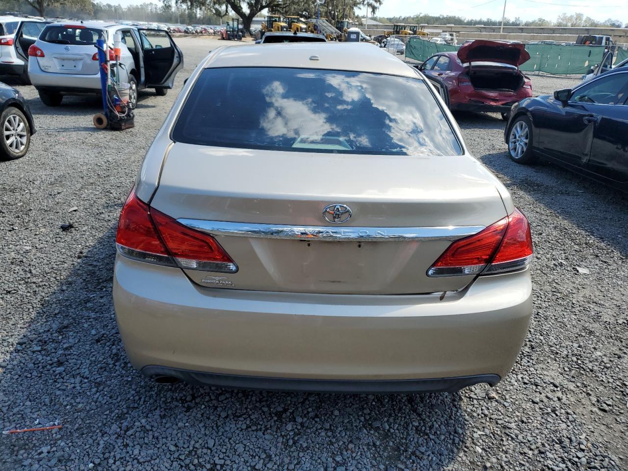 2011 TOYOTA AVALON BAS - Image 6