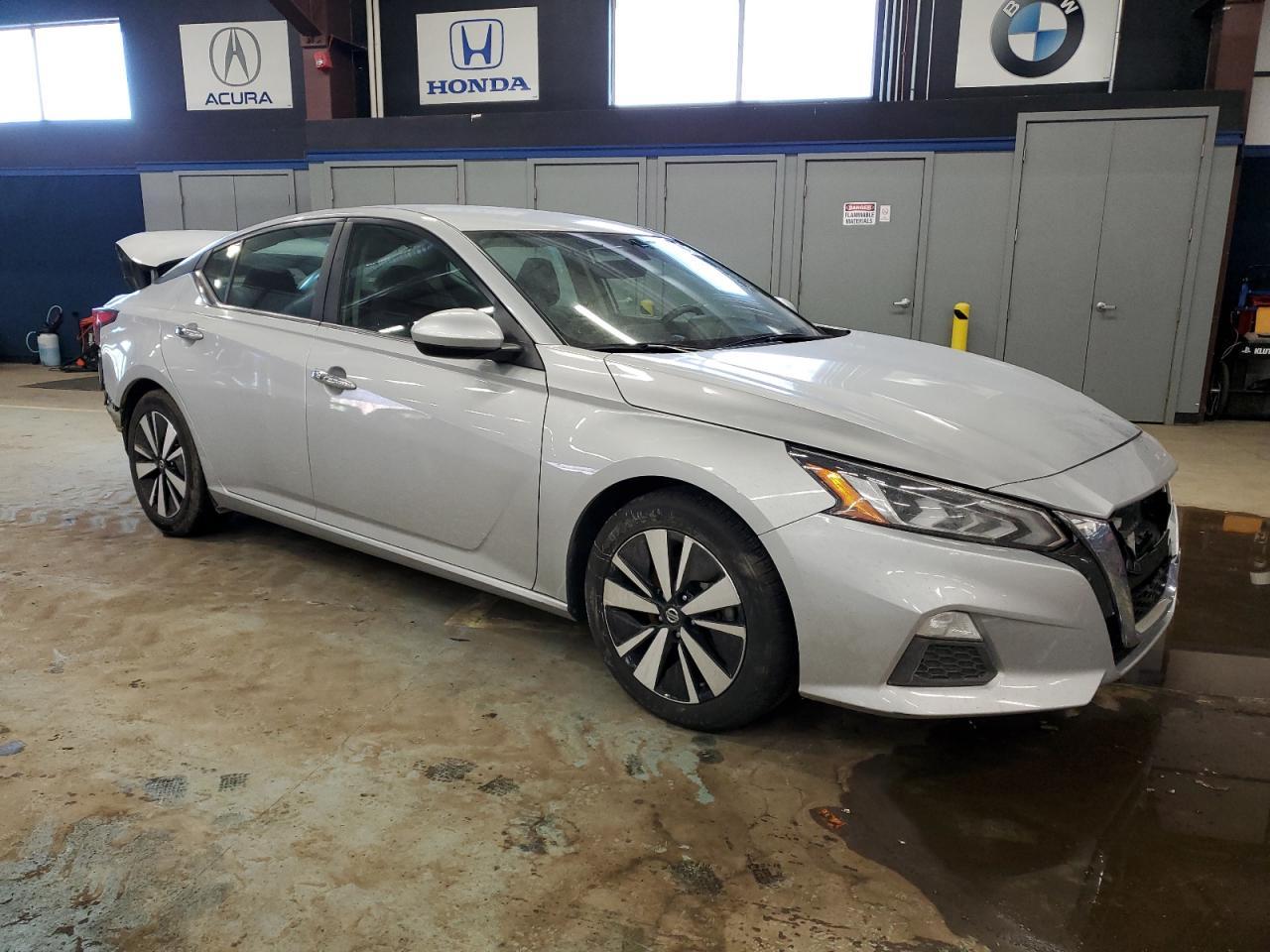 2022 NISSAN ALTIMA SV - Image 4