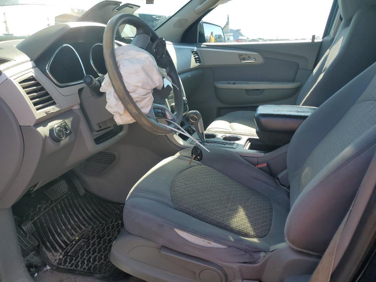 2011 CHEVROLET TRAVERSE L - Image 7