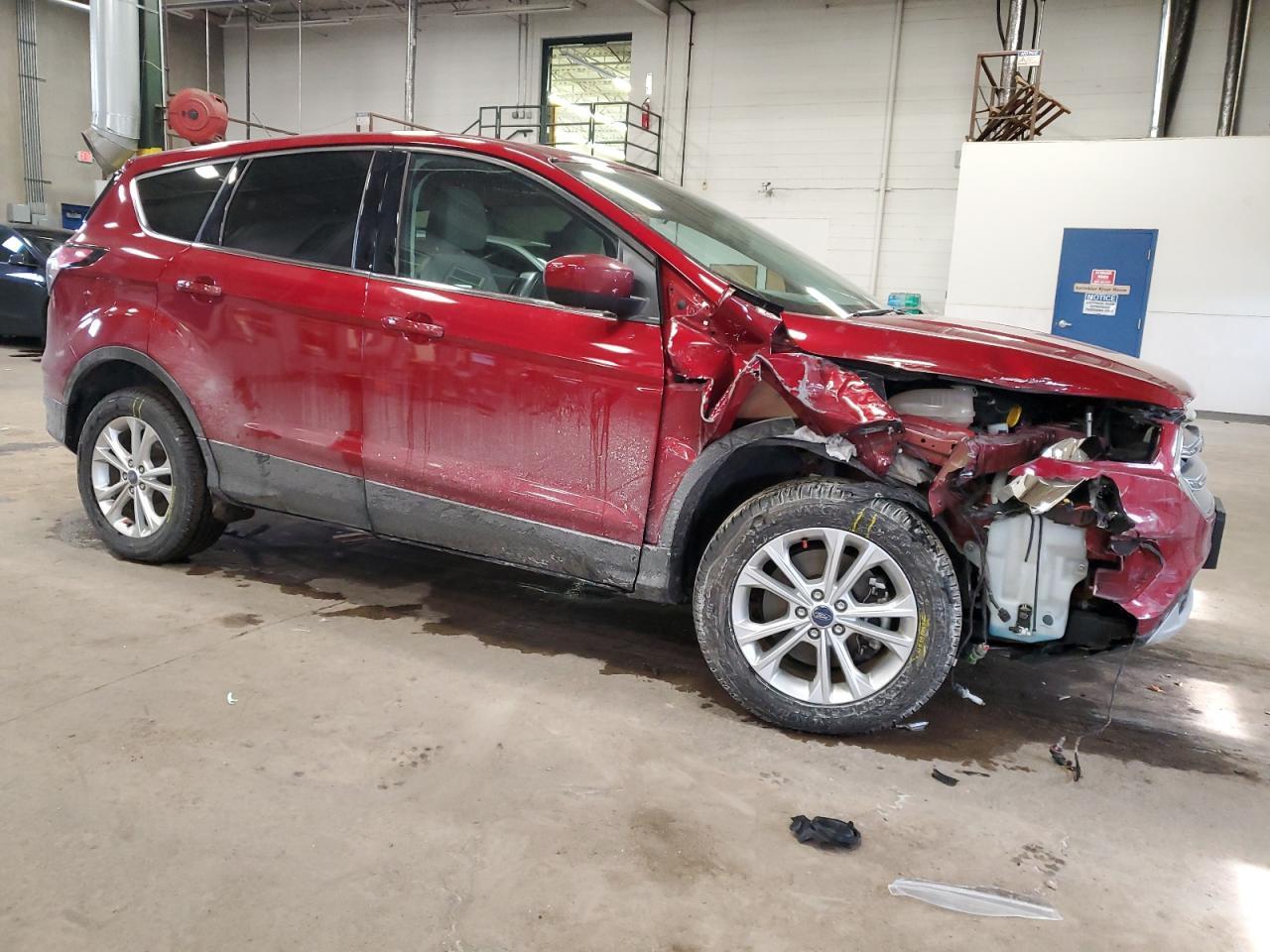 2017 FORD ESCAPE SE - Image 4